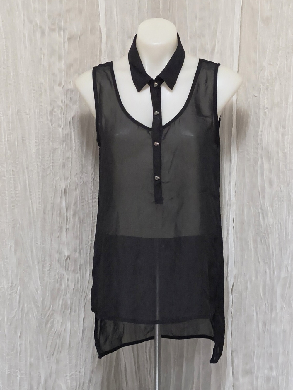 Hot Topic - Picture 2 of 5